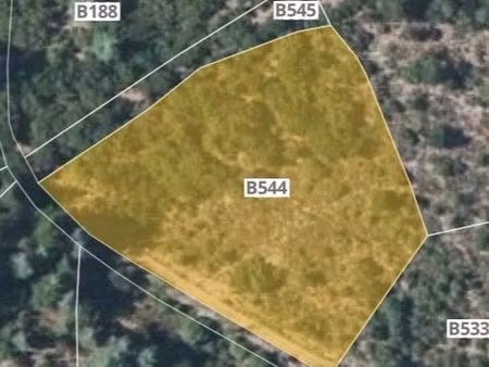 terrain de 3550 m²
