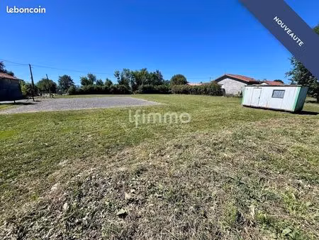 terrain 4300 m² le cuing