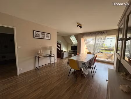 grand t4 duplex – dernier étage (2eme) + garage + balcon – à 100 m de la plage des sables 