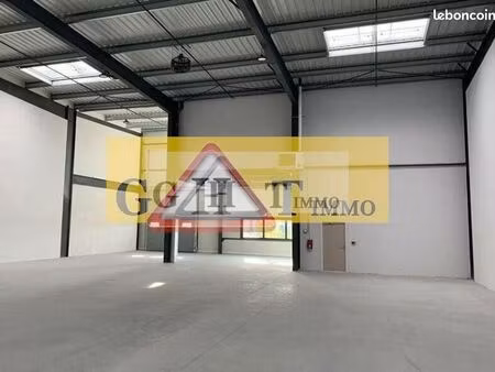 local industriel 295 m²