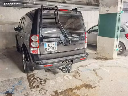 grande place de parking en sous sol
