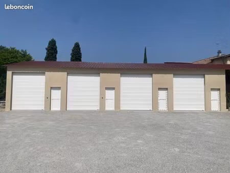 grand box sécurisé de 72m² avec mezzanine – accès 24/7 portail sécurisé – idéal stockage/a