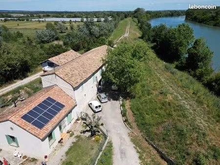 mas authentique aux portes de la camargue