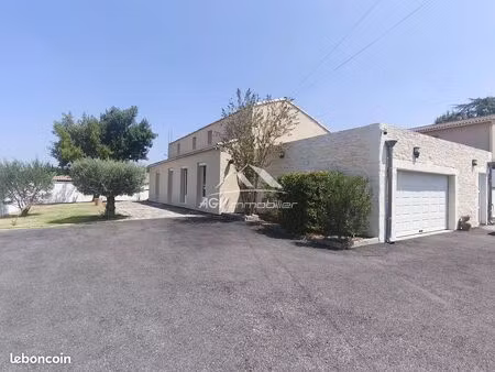 villa 5 pièces 161 m²