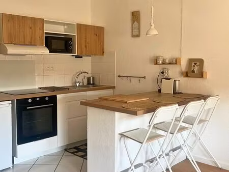t2 meublé de 43 m² avec balcon  parking et ascenseur – bergerac centre