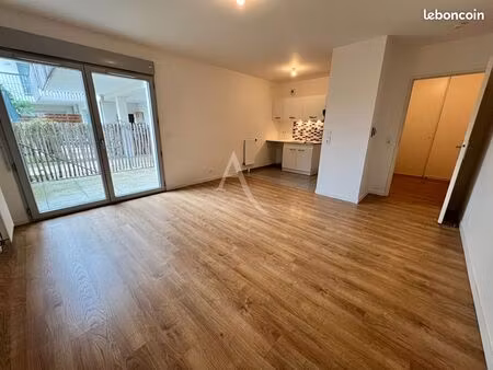 studio 1 pièce 33 m²