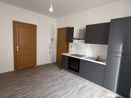 apprartement centre nontron-35m2-cuisine équipée+cave
