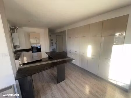 loue magnifique appartement de 66m2