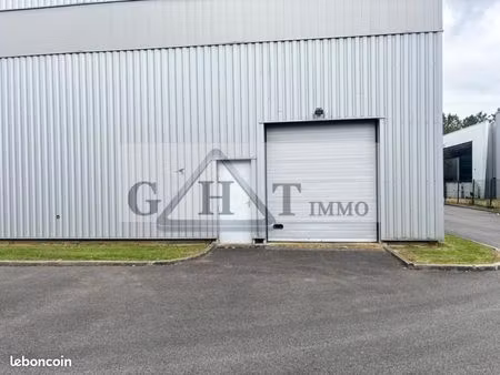 local bureaux 2 500 m²
