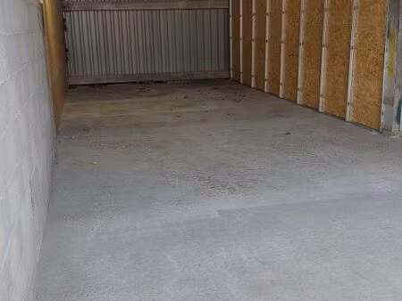 box de stockage / garde-meuble 45 m² – plerguer