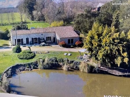 propriété 5 pièces 278 m²