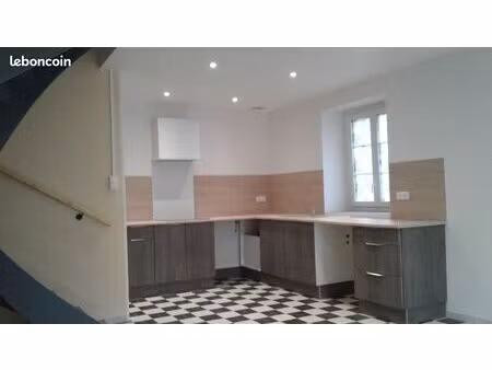 maison 2 chambres avec courette dans montignac