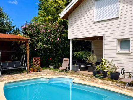 propriété rare (2 maisons  piscine et garages)