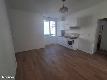 t2 au 1er étage – rochefort-sur-loire – réf. t2-rsl-n2