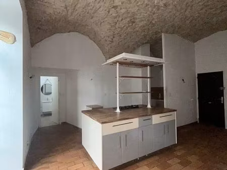 grand studio à louer