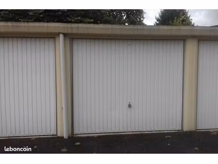 parking garage box exterieur