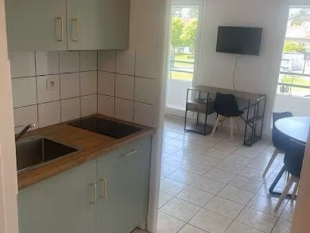 studio meublé 26m² proche facs – rénové  grand balcon  parking privé