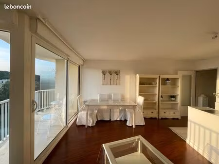 grand studio meublé 32 m²