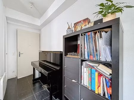 appartement 1 pièce 25m2 avec parking sécurisé à floirac (rive droite)