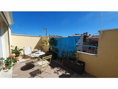 bel appartement lumineux avec terrasse  mezzanine et garage au cœur de la ville de pézenas