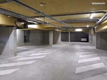 parking en sous sol - grande largeur - rte de clisson