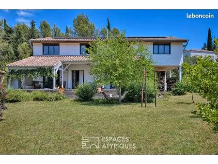 villa 9 pièces 250 m²