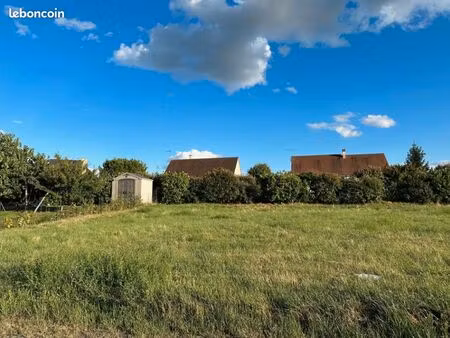 terrain 580 m² tauxigny