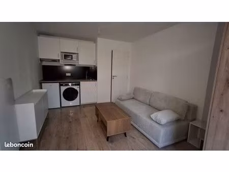 a louer studio neuf et meuble avec petit jardin coeur de ville