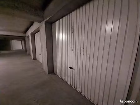garage en sous sol proche gare et presque ile