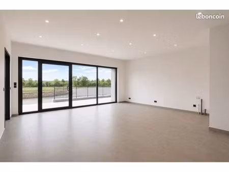à louer – locaux commerciaux neufs de 50 à 100 m²