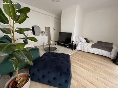 appartement t1 avec balcon  parking  cave proche centre ville