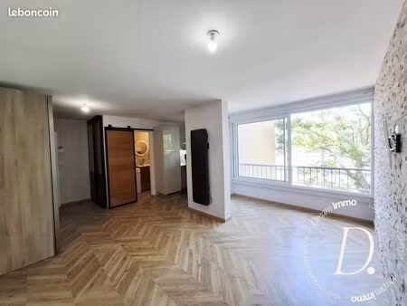 studio 1 pièce 28 m²