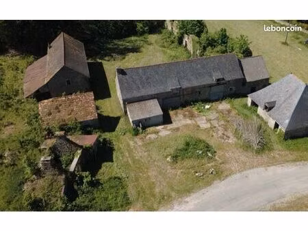 corps de ferme en pierre