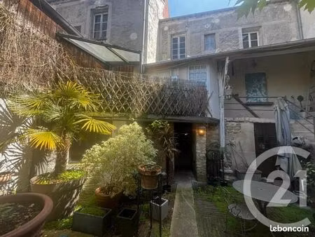 maison 10 pièces 250 m²