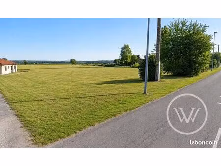 terrain 1 046 m² beaurepaire