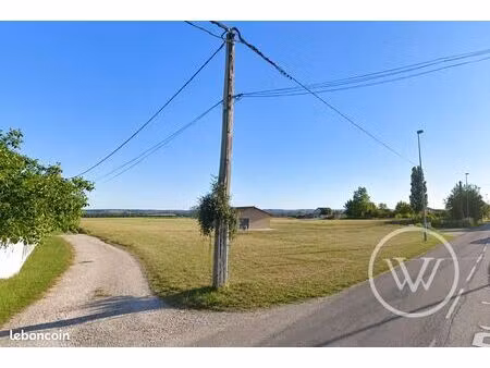 terrain 1 079 m² beaurepaire