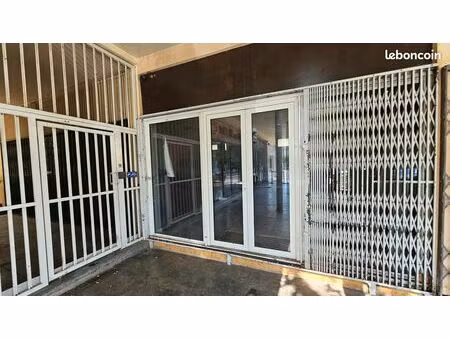 vente murs local commercial 87m² nîmes le vaccares
