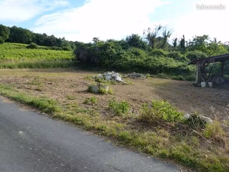 terrain constructible chinon 550m2