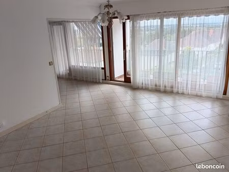 appartement f3 avec cave et garage à gien