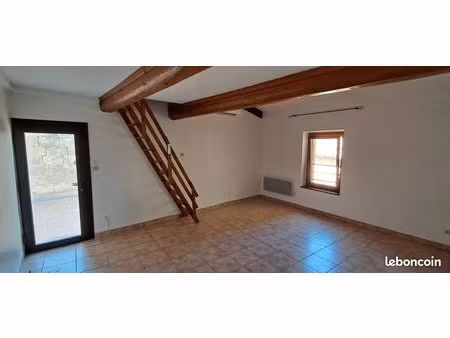 sommières loue f3-4 de 63 m² vide libre de suite