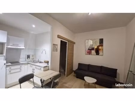 uzes cv part loue studio meublé