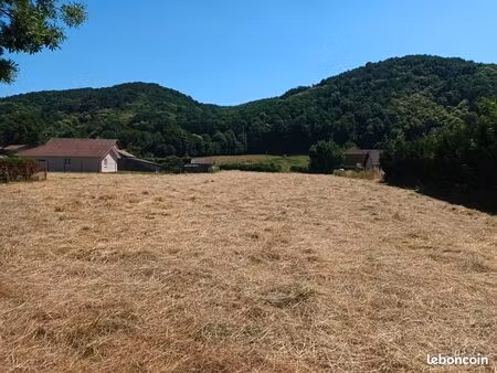 terrain plat viabilisé 950 m² – libre constructeur – le mottier