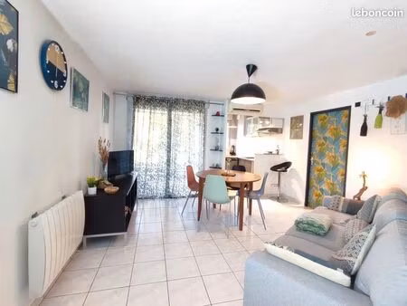 t2 de 39 m² avec terrasse  piscine et parking privatif – résidence le clos cézanne