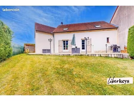 maison 7 pièces 104 m²