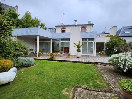 maison 8 pièces 182 m²
