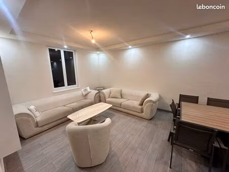 à louer à dole– maison meublée entièrement rénovée – 77 m² – 2 chambres -terrasse – parkin