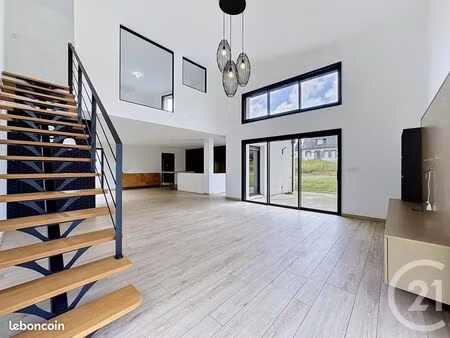 villa 5 pièces 199 m²