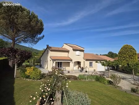 charmante maison en campagne de 147 m² avec jardin