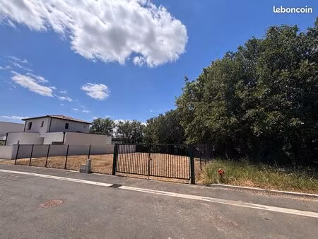 terrain 750 m2 viabilisé dans impasse