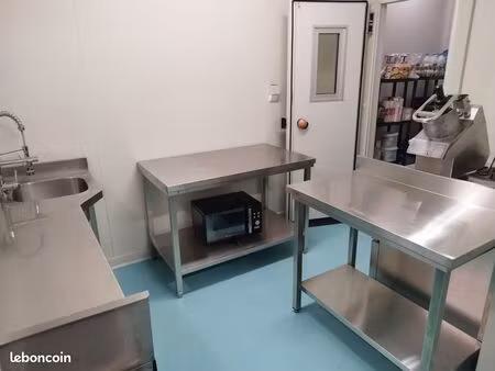 dark kitchen  chambre froide